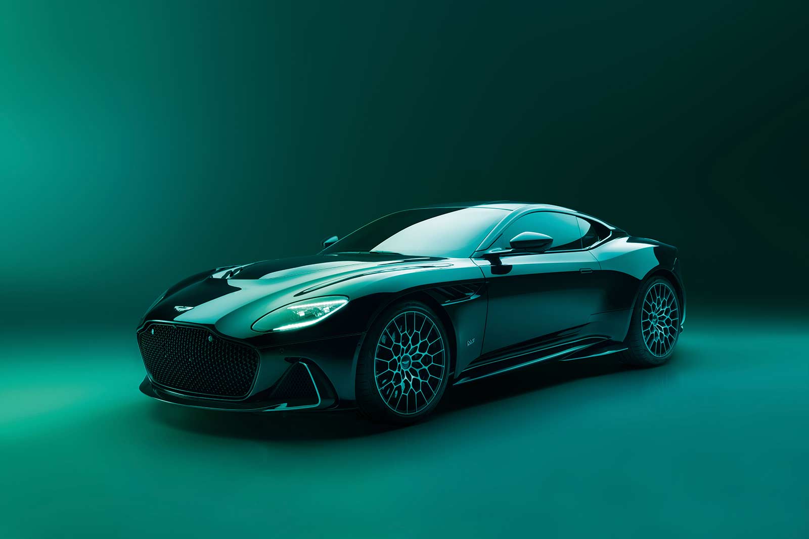 Aston Martin’s Unique Approach to Cabin Design: Striking the Perfect Balance Aston Martin’s Unique Approach to Cabin Design: Striking the Perfect Balance