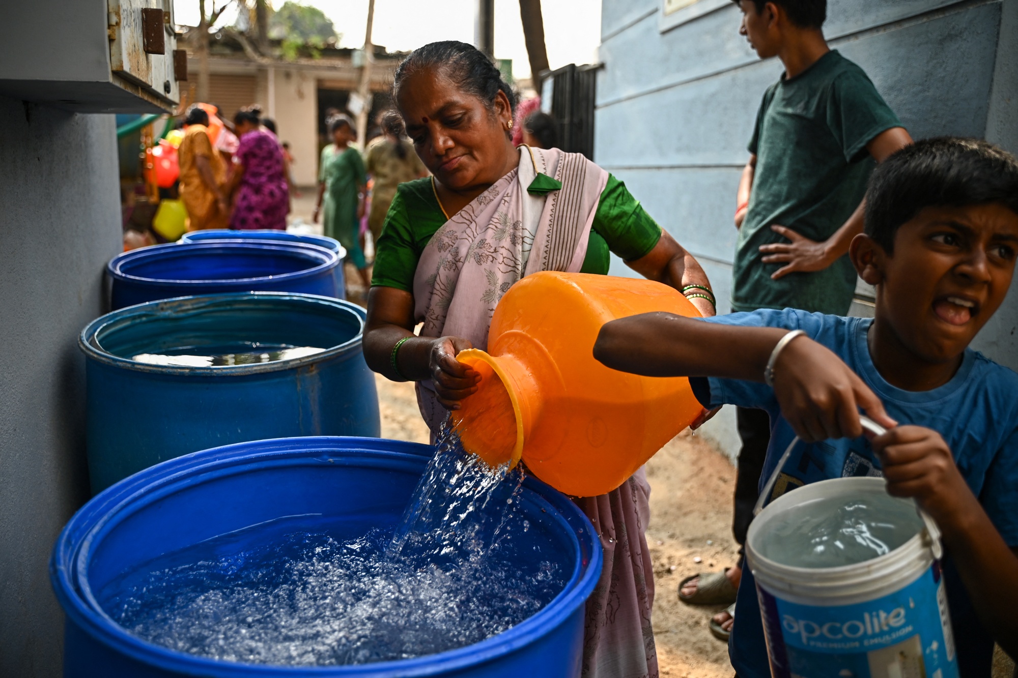 India’s Tech Capital Bengaluru Faces Water Woes: A Call for Sustainable Solutions India’s Tech Capital Bengaluru Faces Water Woes: A Call for Sustainable Solutions