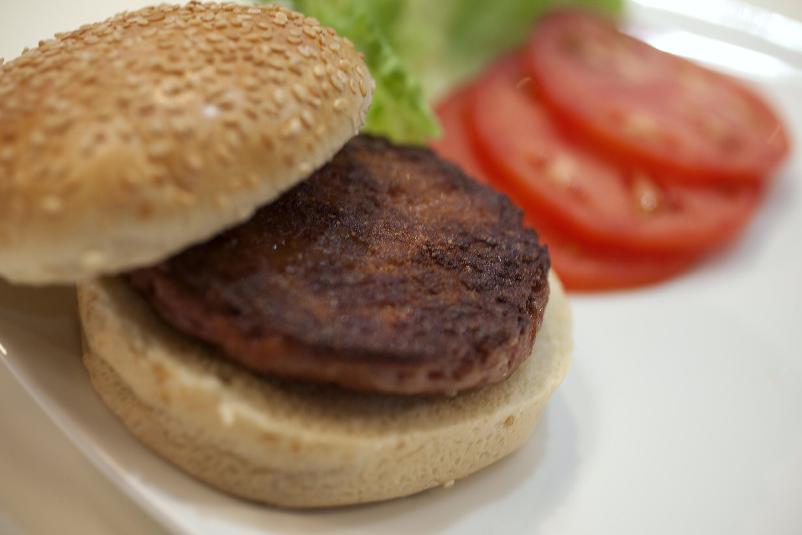 The Battle Over Lab-Grown Meat: States Consider Bans Amid Agricultural Tensions