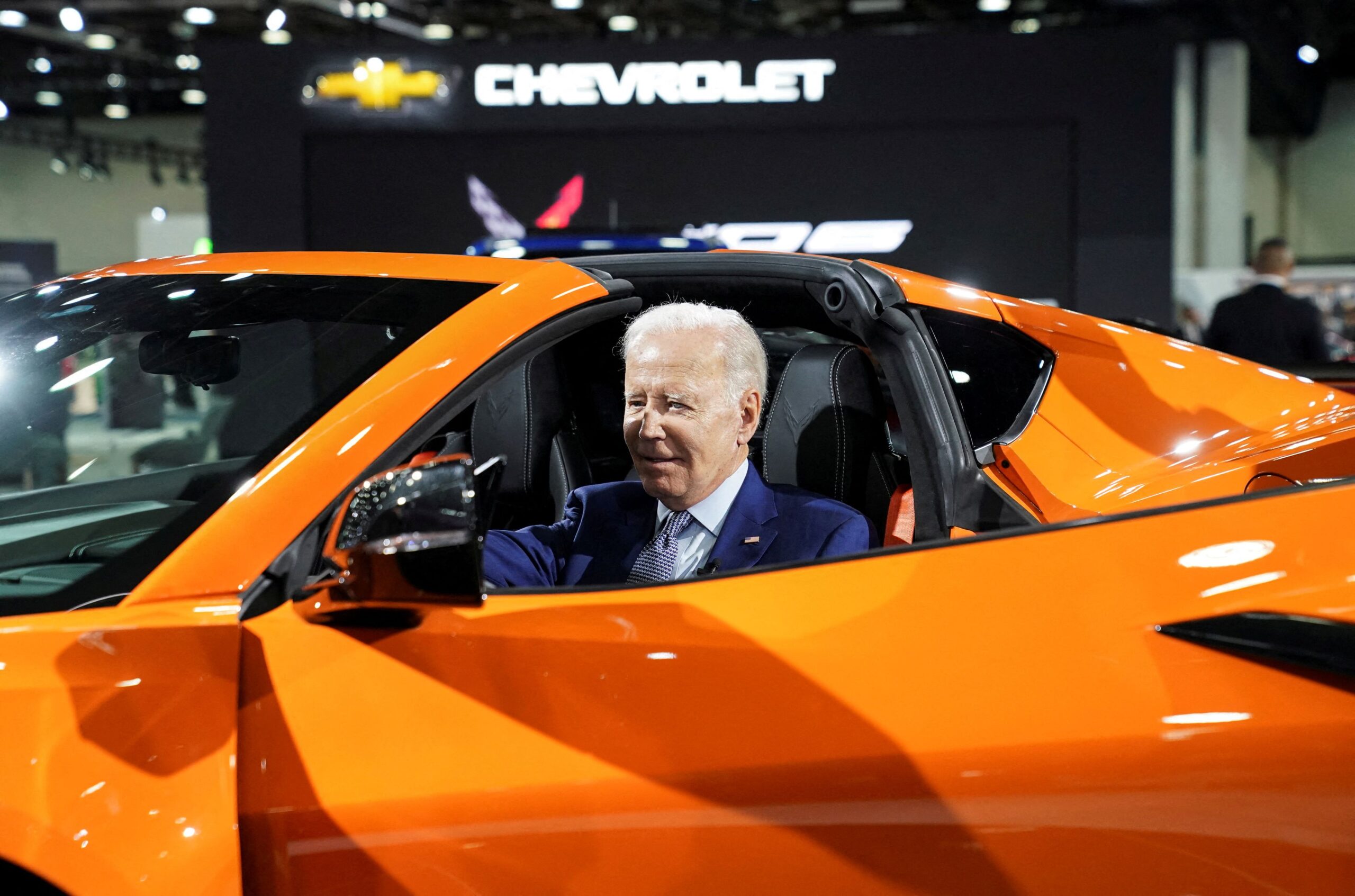 The Political Charge of Electric Vehicles: Trump’s Rhetoric vs. Biden’s Green Ambitions