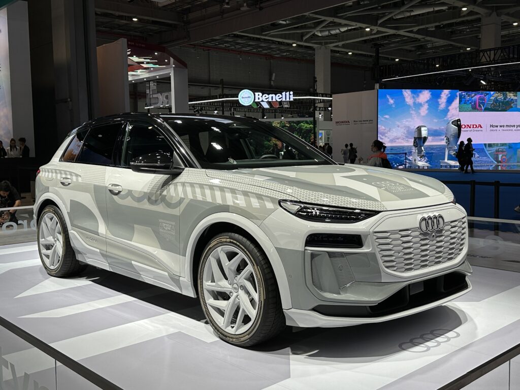 Revving Up the Future: The 2025 Audi Q6 E-Tron Unveiled Revving Up the Future: The 2025 Audi Q6 E-Tron Unveiled