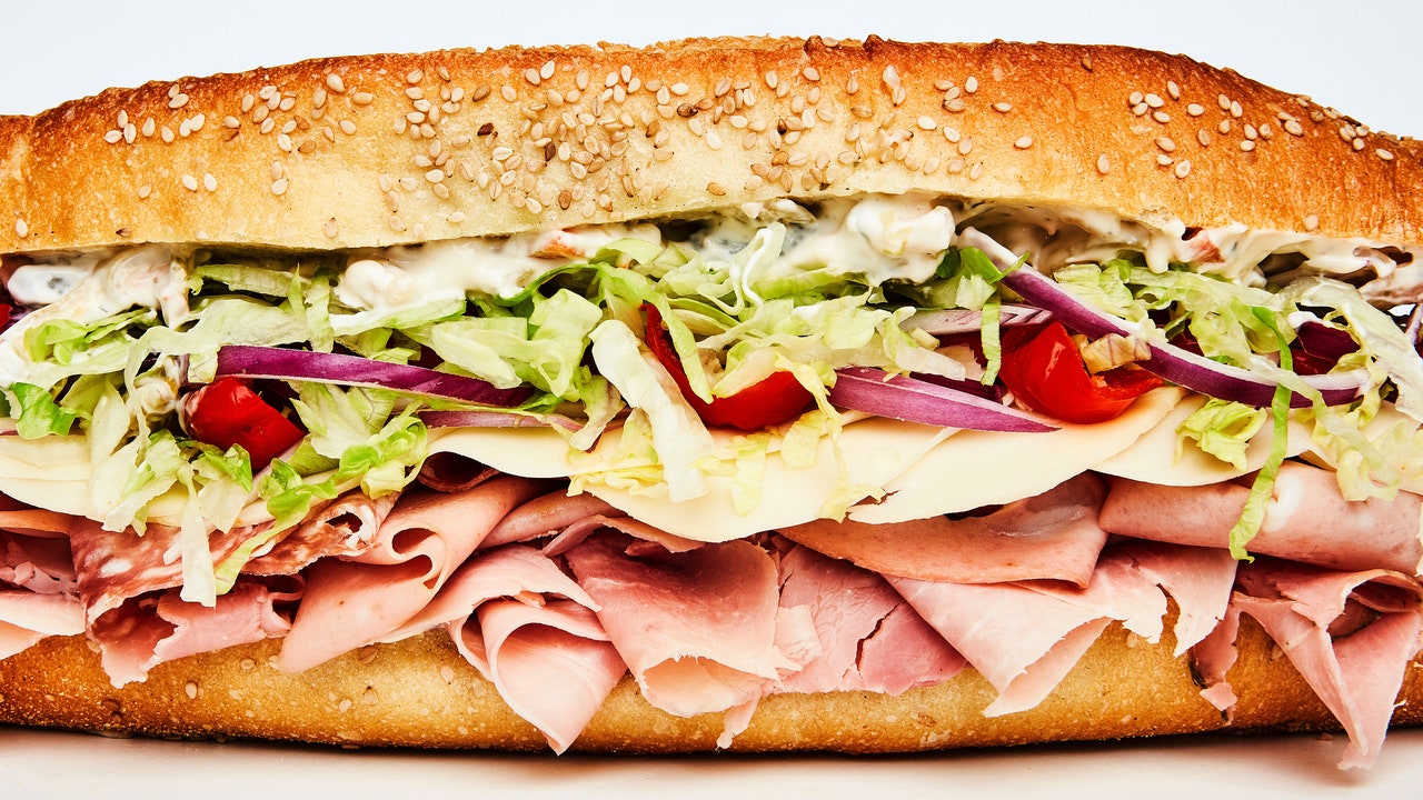 The Art of the Italian Hoagie: A Culinary Journey in a Bun - Vimarsana News