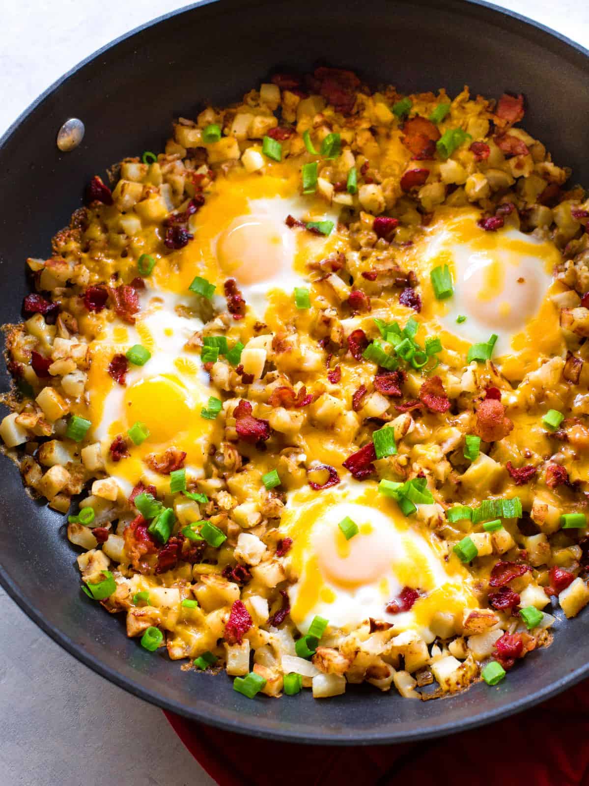 Sizzle Your Morning: The Ultimate Bacon, Egg, & Hash Brown Skillet